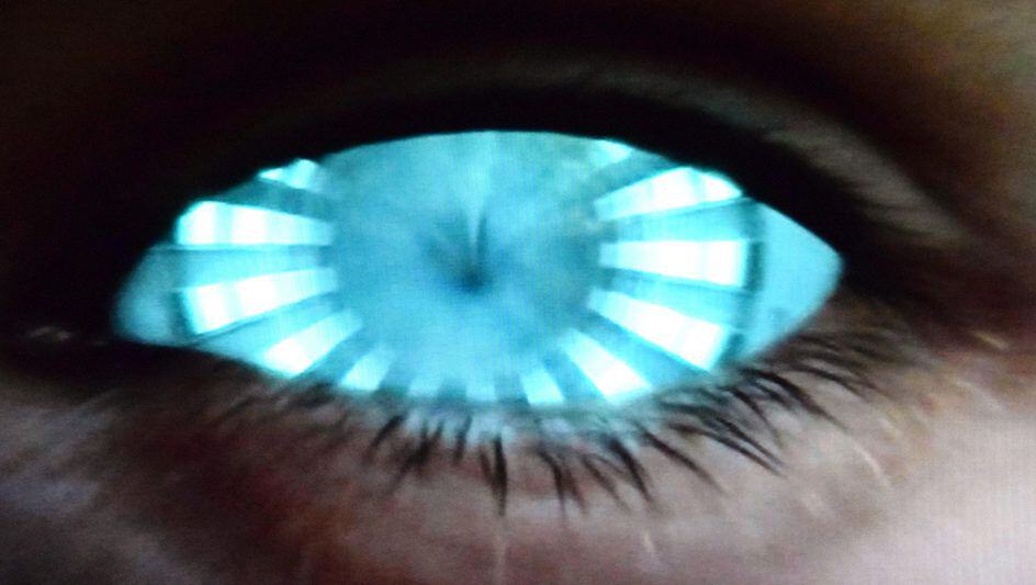 Filmthuer blaues Auge