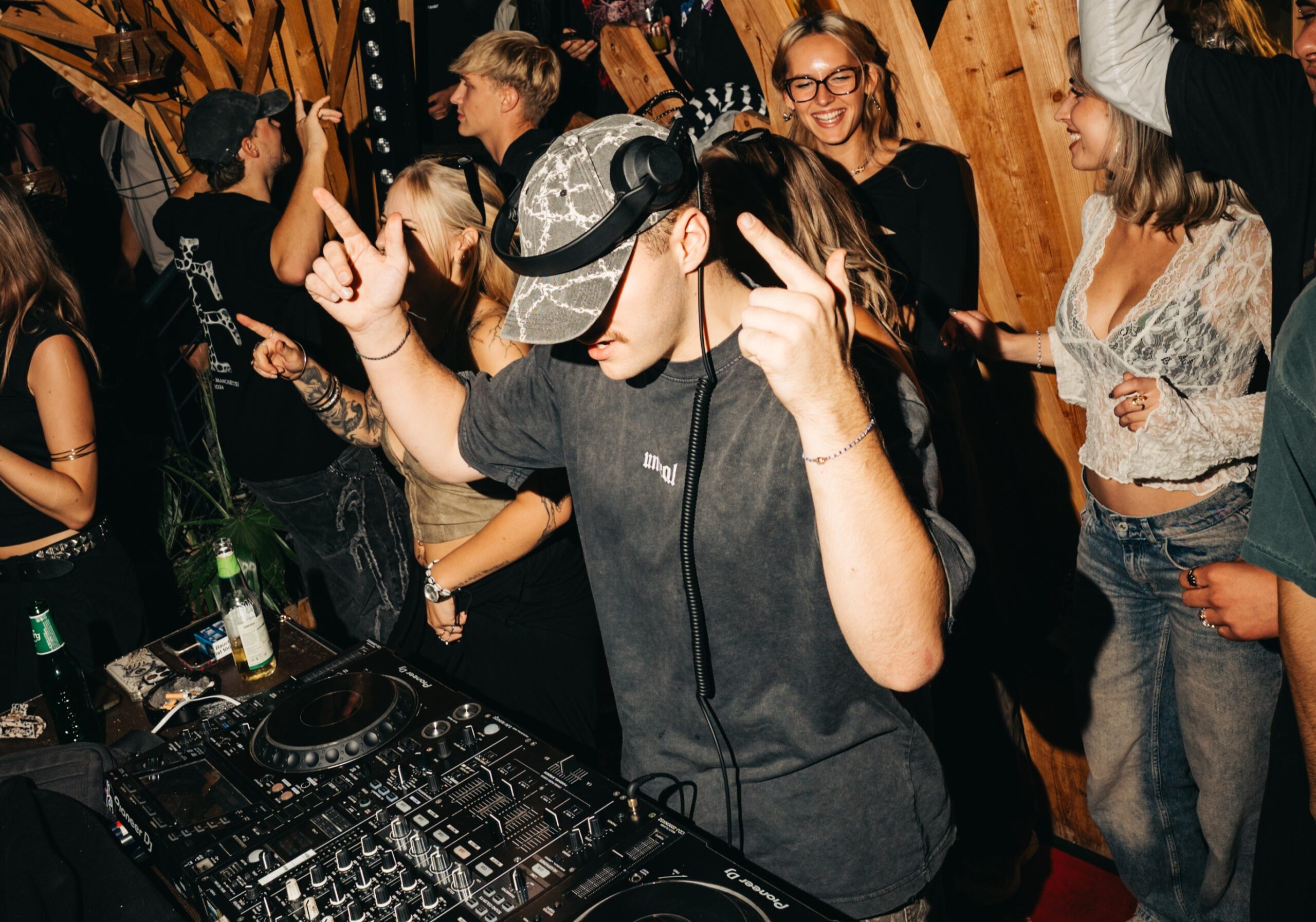 Tierheim-Rave: Erfurt feiert Technoparty für Hündchen und Kätzchen